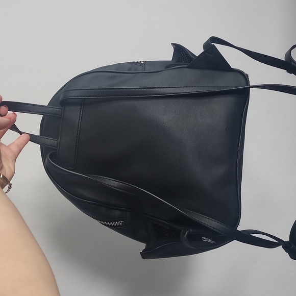 Guess backpack - Picture 2 of 8